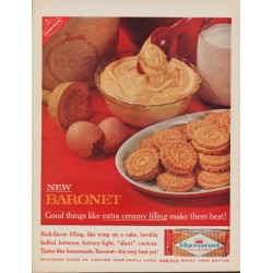 1961 Baronet Cookies Ad "extra creamy filling"